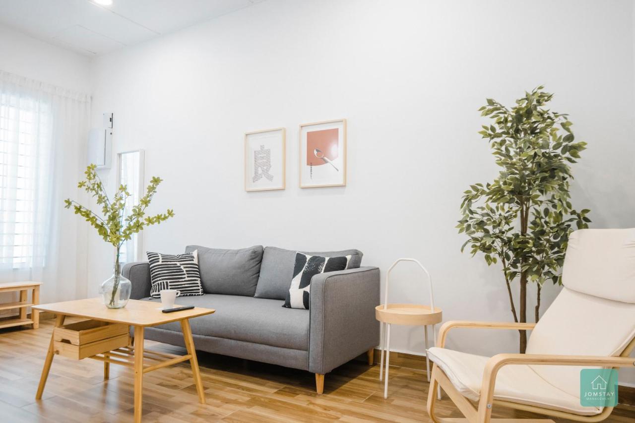 Jomstay Muji 19 & 7 Inn Ipoh Garden 8-10 Pax Exteriör bild