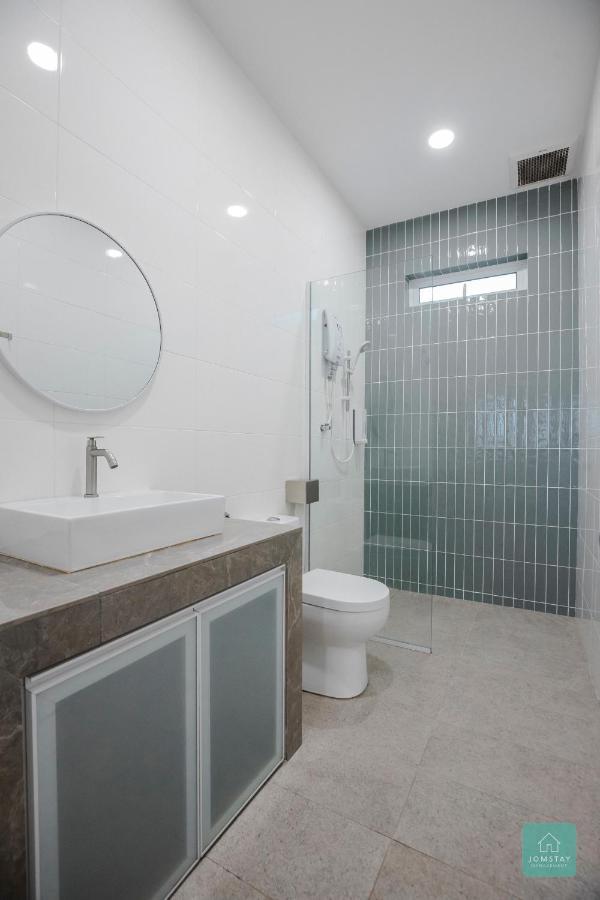 Jomstay Muji 19 & 7 Inn Ipoh Garden 8-10 Pax Exteriör bild